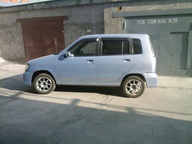 2002 Nissan Cube