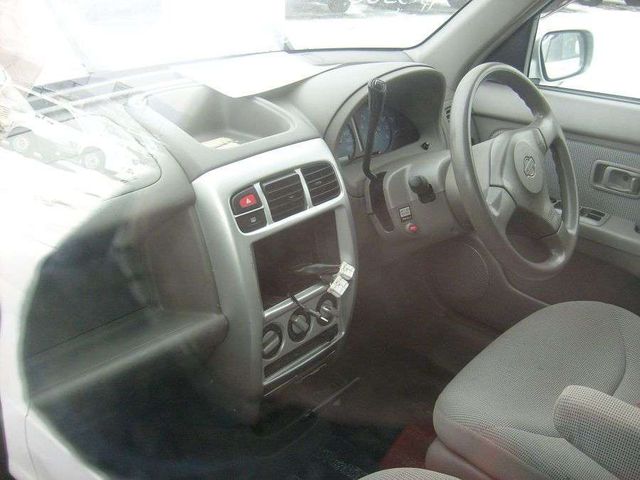 2002 Nissan Cube