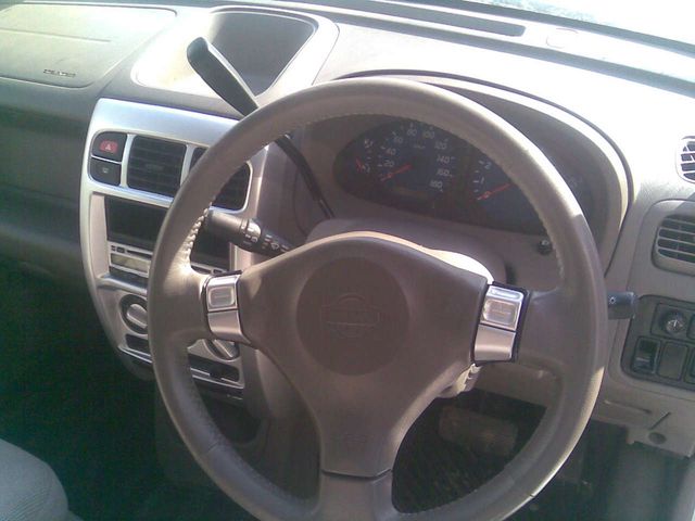 2002 Nissan Cube