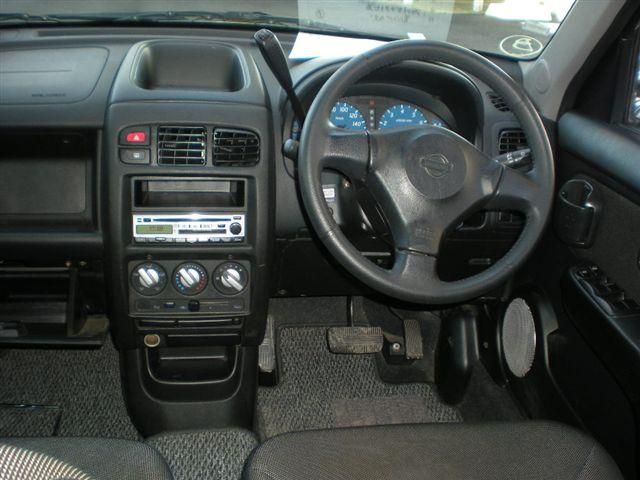 2002 Nissan Cube