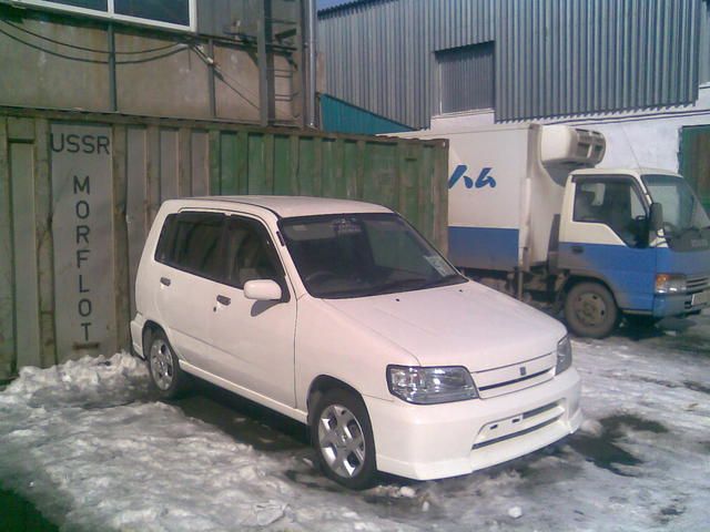 2002 Nissan Cube