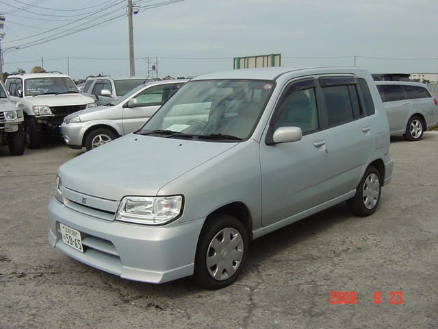 2002 Nissan Cube