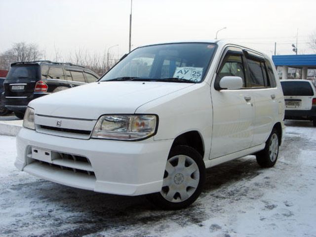 2002 Nissan Cube