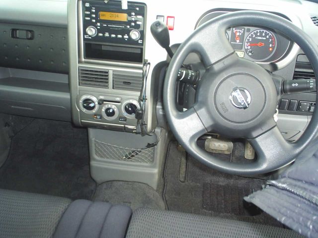 2002 Nissan Cube