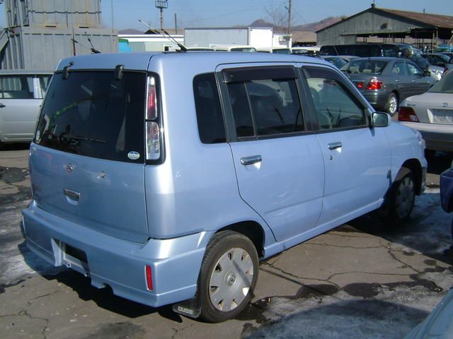 2002 Nissan Cube