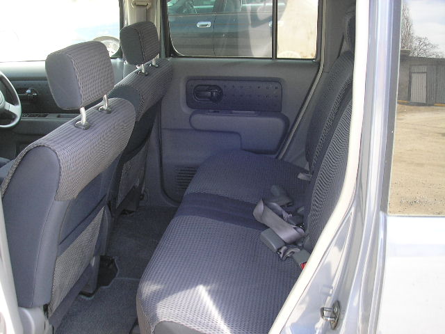 2002 Nissan Cube Photos