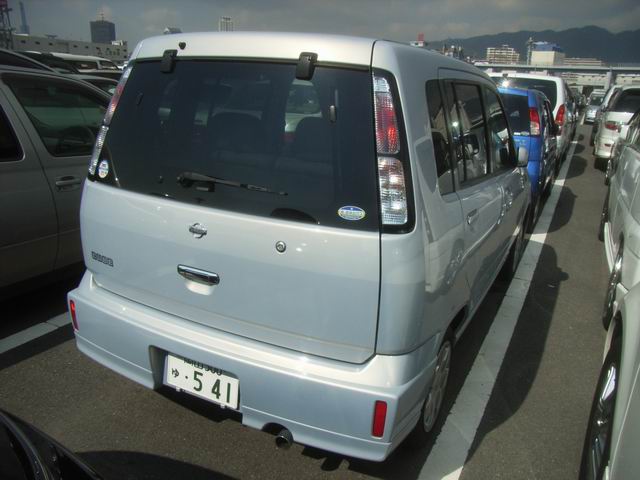 2002 Nissan Cube Pictures