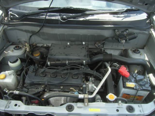 2002 Nissan Cube Photos