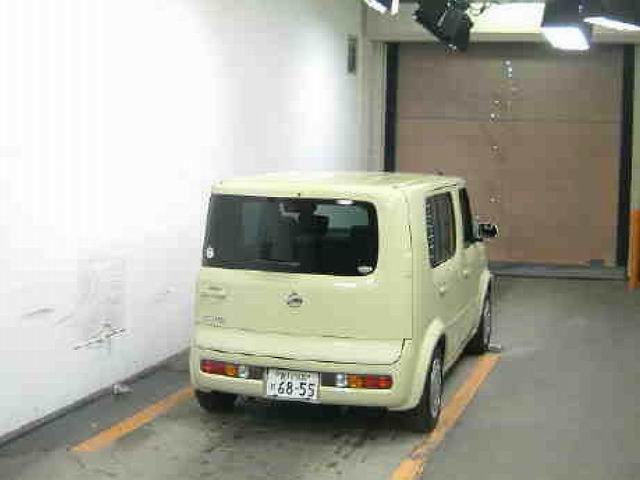 2002 Nissan Cube Photos