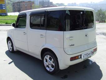 2002 Nissan Cube Photos