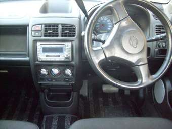 2002 Nissan Cube Pictures