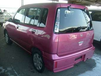 2002 Nissan Cube Pictures