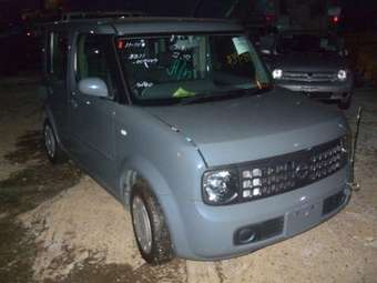 2002 Nissan Cube Photos