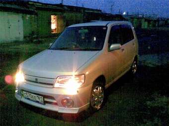 2002 Nissan Cube Pictures