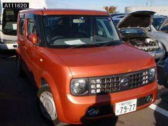 2002 Nissan Cube Photos