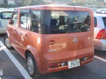 2002 Nissan Cube Photos