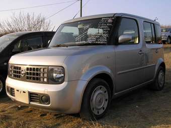 2002 Nissan Cube Pictures