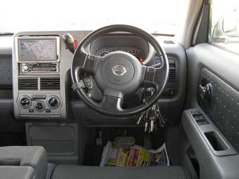 2002 Nissan Cube Pictures