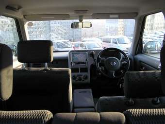 2002 Nissan Cube Photos