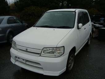 2002 Nissan Cube Photos