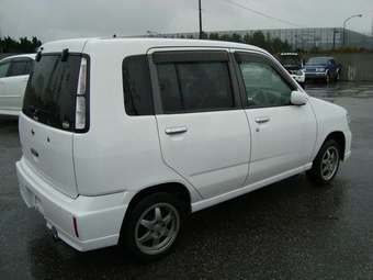 2002 Nissan Cube Wallpapers
