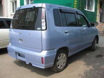 2002 Nissan Cube Pictures