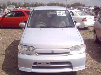 2002 Nissan Cube Pictures