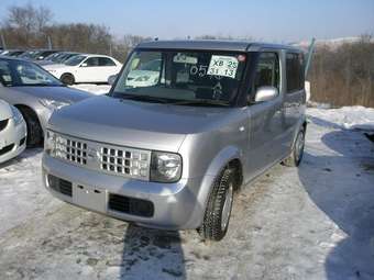 2002 Nissan Cube Photos