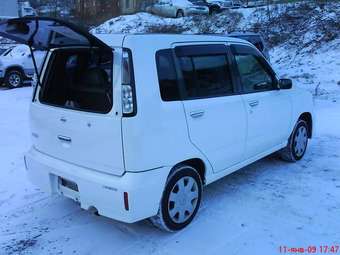 2002 Nissan Cube Pictures
