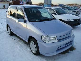 2002 Nissan Cube Pictures