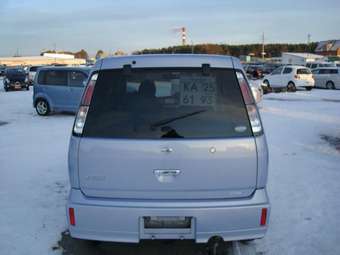 2002 Nissan Cube Photos