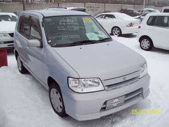 2002 Nissan Cube Pictures