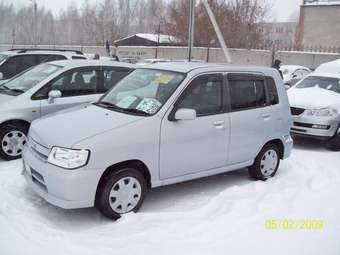 2002 Nissan Cube Pictures