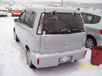 2002 Nissan Cube Photos