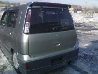 2002 Nissan Cube Photos