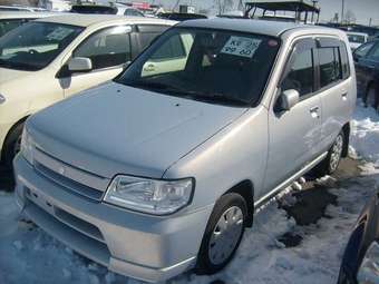 2002 Nissan Cube Wallpapers
