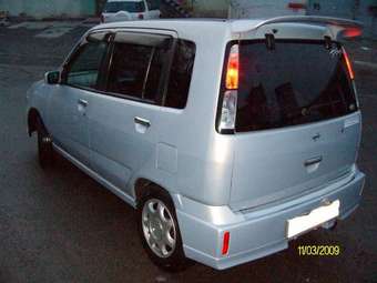 2002 Nissan Cube Photos