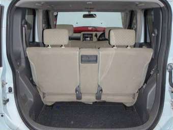 2002 Nissan Cube Photos