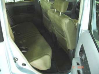 2002 Nissan Cube Photos