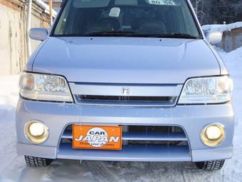 2002 Nissan Cube Photos