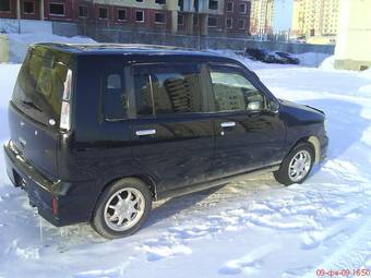 2002 Nissan Cube Pictures