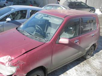 2002 Nissan Cube Pictures