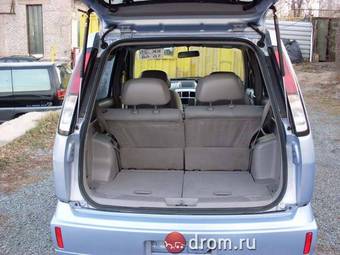 2002 Nissan Cube Pictures