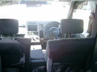 2002 Nissan Cube Photos