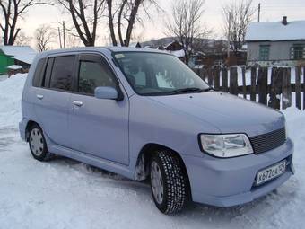 2002 Nissan Cube Photos