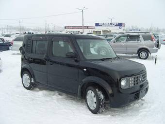 2002 Nissan Cube Photos