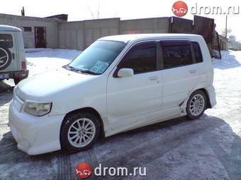 2002 Nissan Cube Photos