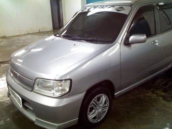 2002 Nissan Cube Pictures