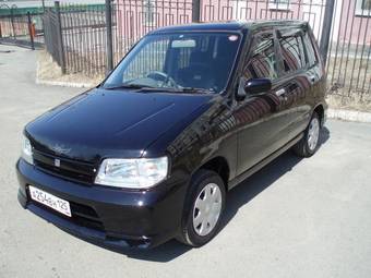 2002 Nissan Cube Pics