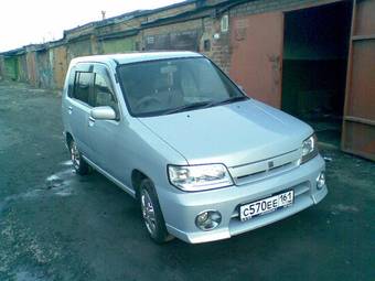 2002 Nissan Cube Pictures